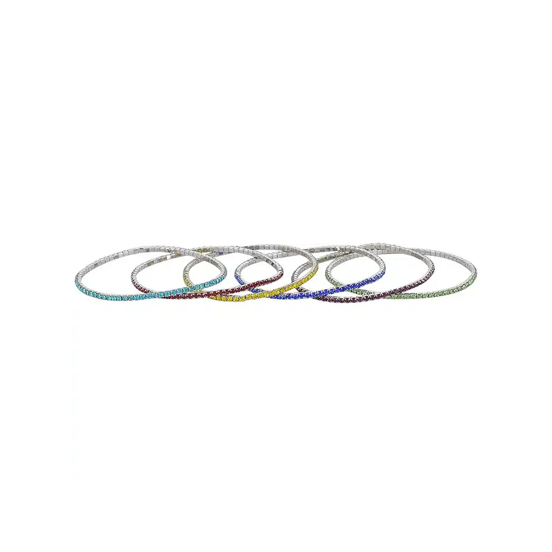 Assortiment de bracelets extensibles fins aux tons froids