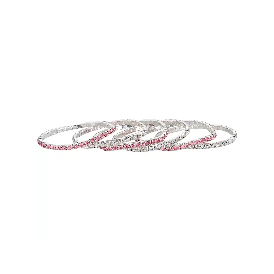 Assortiment de bracelets extensibles fins aux tons roses