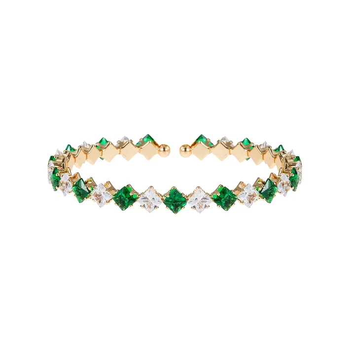 Référence de bracelet aux tons émeraude et métal chaud